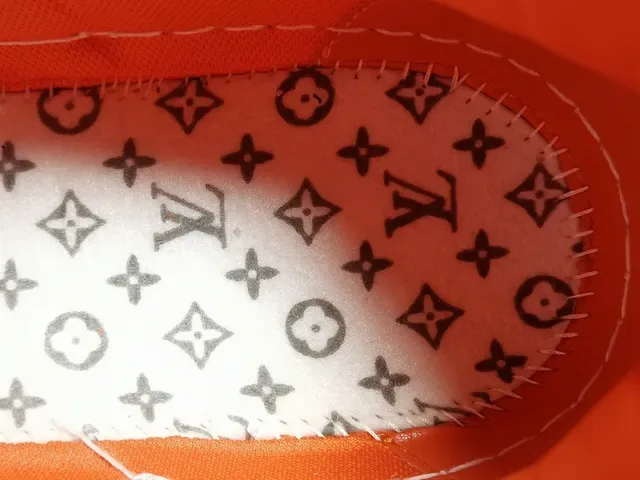 Louis Vuitton LV Trainer Zapatillas Lifestyle Naranja y Blanco Low-Top de Capas Textil-Cuero-Malla 6