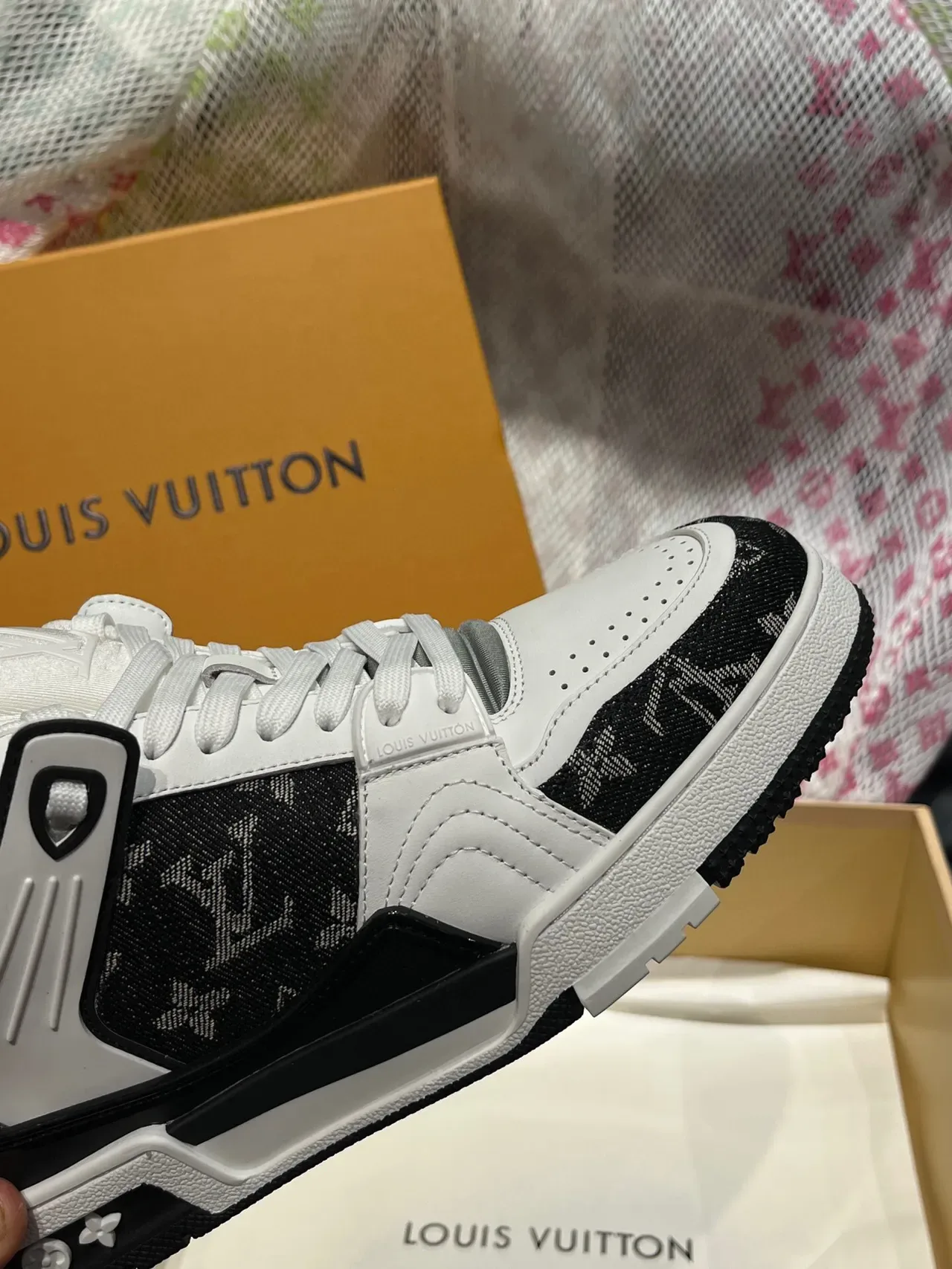 Louis Vuitton LV Trainer White Black Monogrammed Side Panels Perforated Toe Cap Lifestyle Sneakers 8