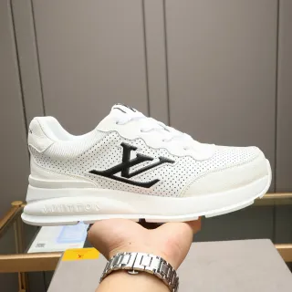 Louis Vuitton LV Trainer Branco Preto Couro Perfurado Superior Bold Monogram Logo Lifestyle Sneakers