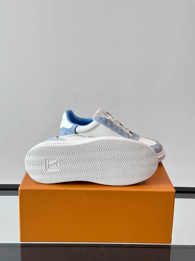 Louis Vuitton LV Trainer أحذية رياضية أسلوب حياة بيضاء زرقاء شبكة مثقوبة أعلى طبقات سويدي 2