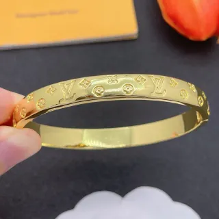 Louis Vuitton Monogram سوار ذهبي مصقول محفور
