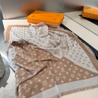 Louis Vuitton Monogram বেইজ এবং সাদা রেশমের স্কার্ফ