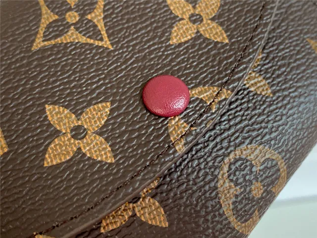Louis Vuitton Monogram toile flap snap portefeuille court 2