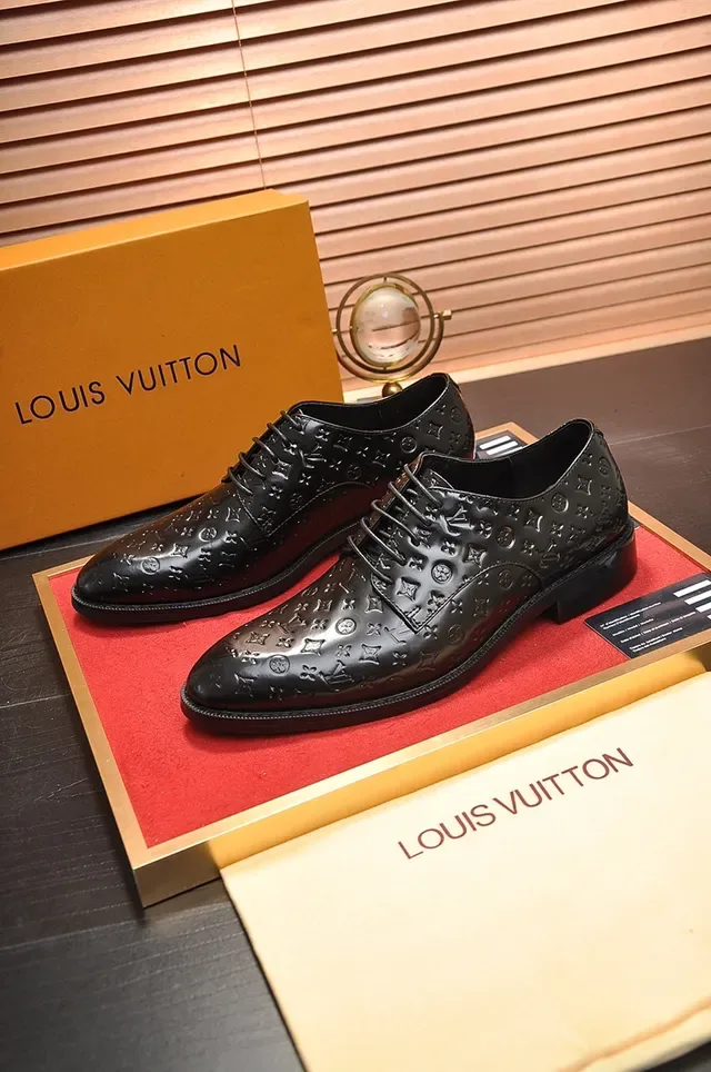 Chaussures Oxford Louis Vuitton Monogram-Embossed Noir 4