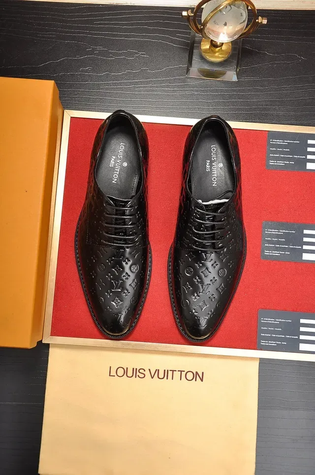 Chaussures Oxford Louis Vuitton Monogram-Embossed Noir 5