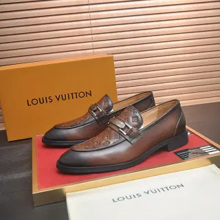 Louis Vuitton Monogram-Embossed مكاسين بنية