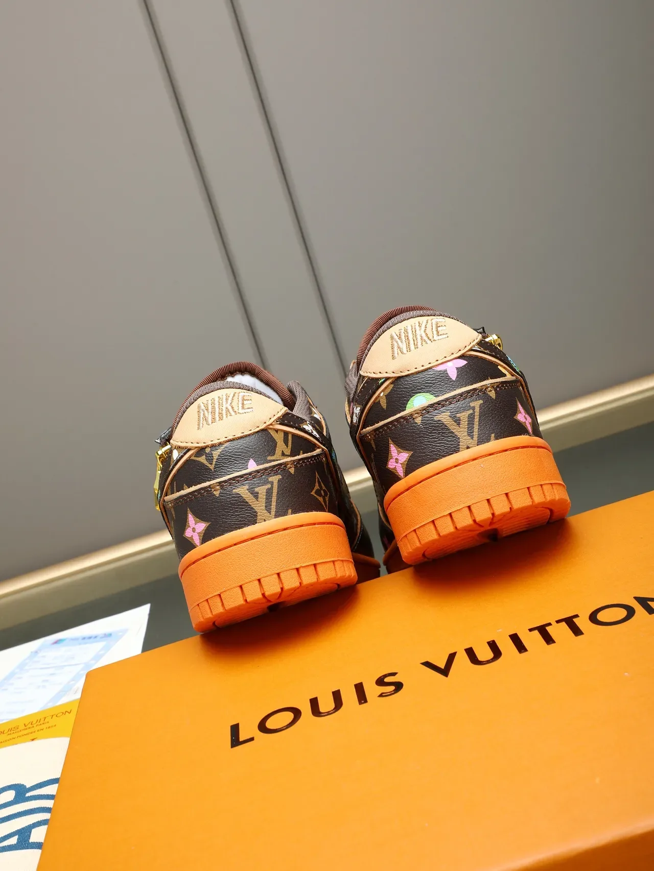 Louis Vuitton Monogram Floral Zipper Low-Top Lifestyle Sneakers 3