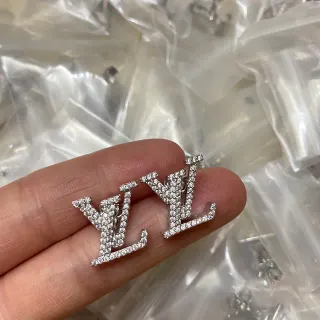 Brincos Louis Vuitton Monogram Pavé Crystal Stud