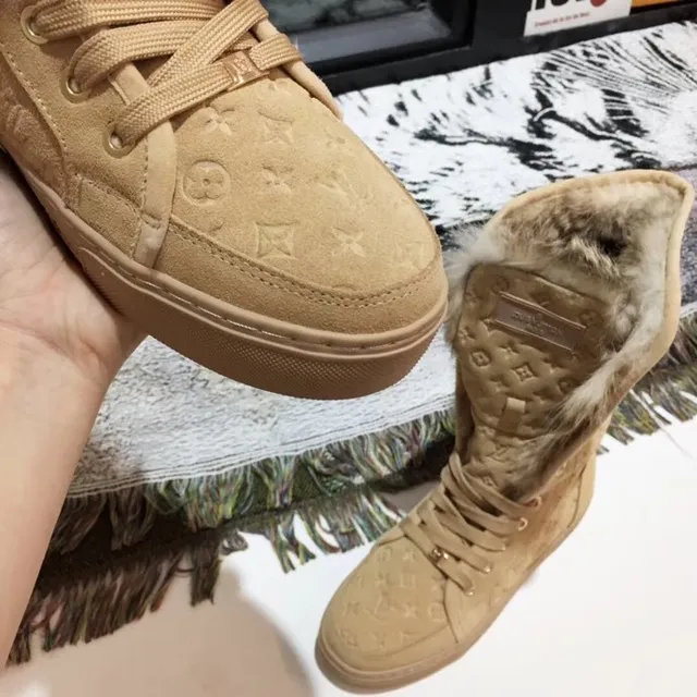 Louis Vuitton Monogram Botas de Nieve de Plataforma con Forro de Piel 8