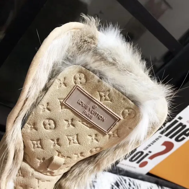 Louis Vuitton Monogram Botas de Nieve de Plataforma con Forro de Piel 9