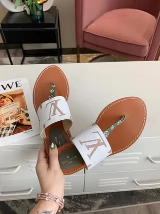 Louis Vuitton Monogram Thong Sandal Blanc Brun Sandales Casual 5
