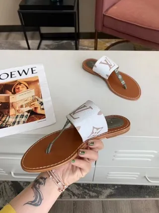 Louis Vuitton Monogram Thong Sandal Blanc Brun Sandales Casual 8