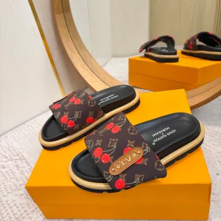 Louis Vuitton Murakami x 棕红 Monogram 帆布 樱桃印花 拖鞋