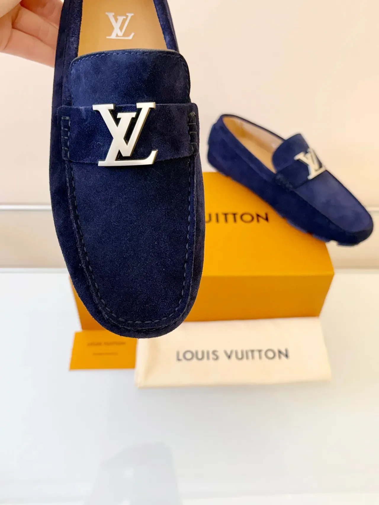 Louis Vuitton Navy Beige 麂皮上层金属LV扣乐福鞋 3