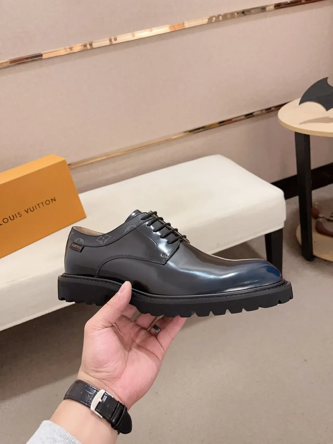 Louis Vuitton Zapatos Oxford Cuero Patent Negro Marino Punta con Tapa 4