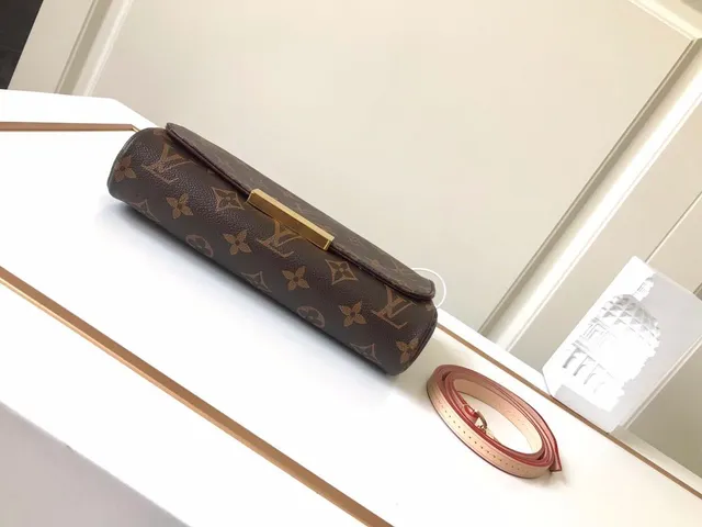 Louis Vuitton Pochette Metis Marrón Dorado Monogram Lienzo Recubierto Turn-Lock Cadena Bolso 6
