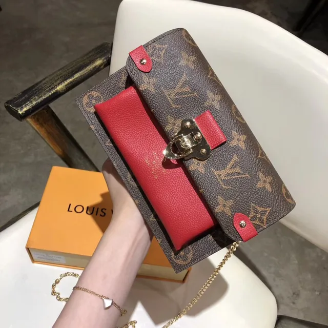 Louis Vuitton Pochette Metis भूरी लाल मोनोग्राम कैनवास लेदर कंट्रास्ट चेन बैग 15