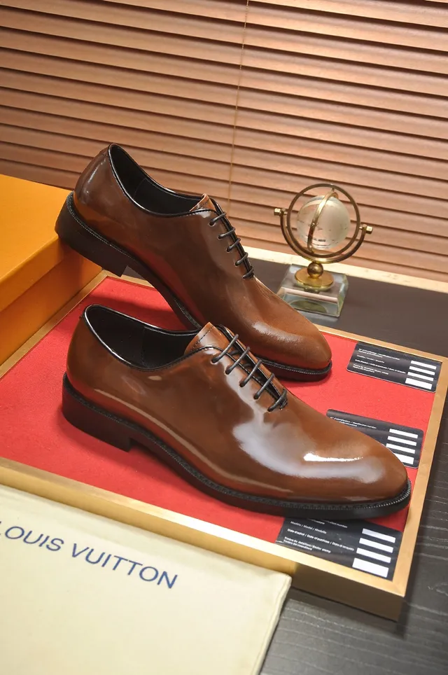 Louis Vuitton বাদামি চামড়ার পালিশ করা অক্সফোর্ড জুতো 4