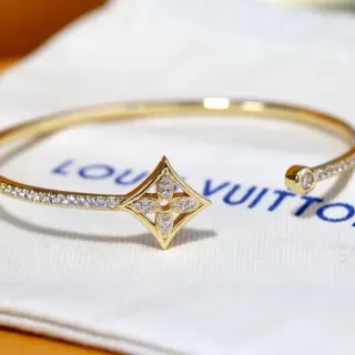 Louis Vuitton Cuatrofólio Pavé Diamante Oro Abierto Pulsera