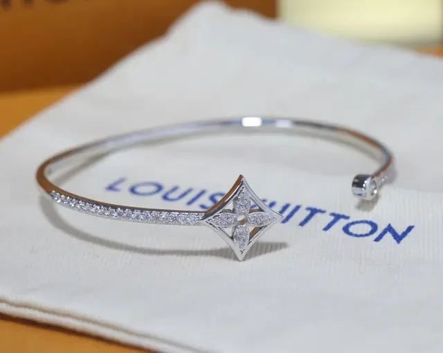Louis Vuitton Quatrefoil Pavé Diamond Gold Tone Open Bangle Bracelet 3