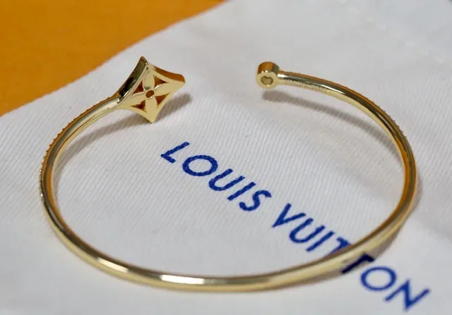 Louis Vuitton Quatrefoil Pavé Diamond Gold Tone Open Bangle Bracelet 4