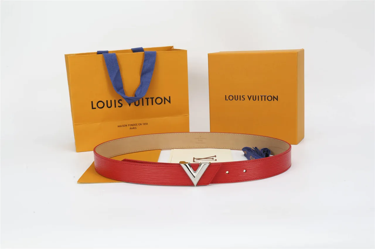 Louis Vuitton Red Silver Textured Polished V-Shaped Buckle Leather Belt 3