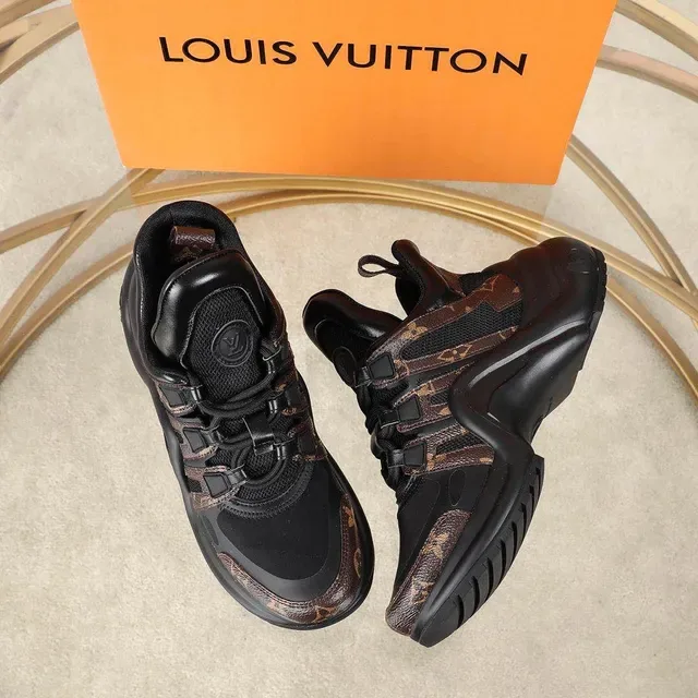 Louis Vuitton Run Away Monogram Negro Marrón Estilo de Vida Zapatillas 3