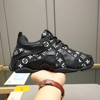 Louis Vuitton Run Away Monogram-Print Preto tênis lifestyle