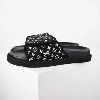 Louis Vuitton Run Away Slides Plataforma Negro Monogram