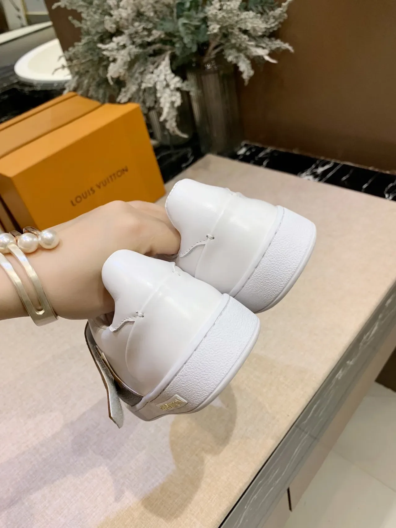 Louis Vuitton Run Away Tênis Lifestyle Branco Correia Monogram 5