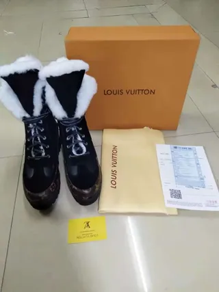 Louis Vuitton Shearling-Lined Monogram حذاء الثلج الشتوي 5