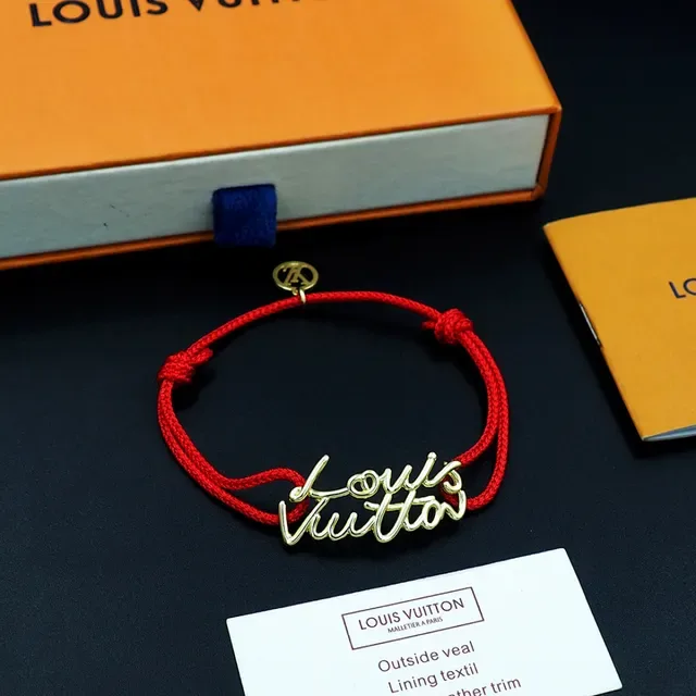 Louis Vuitton Signature Script سوار كورد أحمر 5