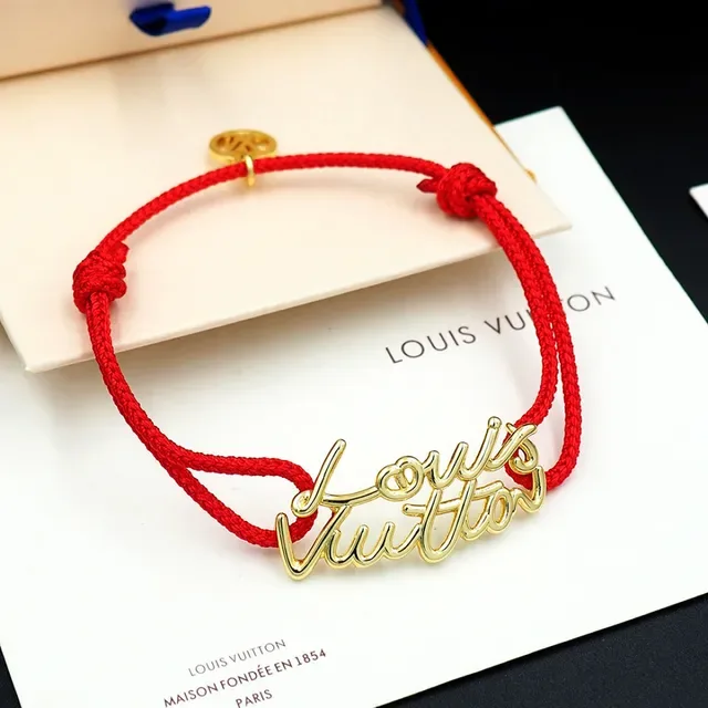 Louis Vuitton Signature Script سوار كورد أحمر 8