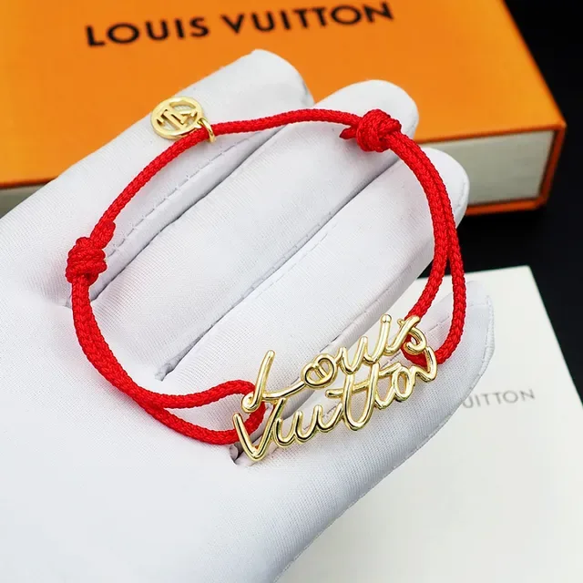 Louis Vuitton Signature Script سوار كورد أحمر 11