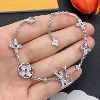 إسورة Louis Vuitton فضي Pavé-Set Monogram-Charm
