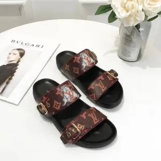 Louis Vuitton डबल स्ट्रैप मोनोग्राम भूरा लाल पाइपिंग कैजुअल सैंडल