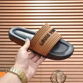 Louis Vuitton Rasteiras Preto e Tan com Cinto Texturizado