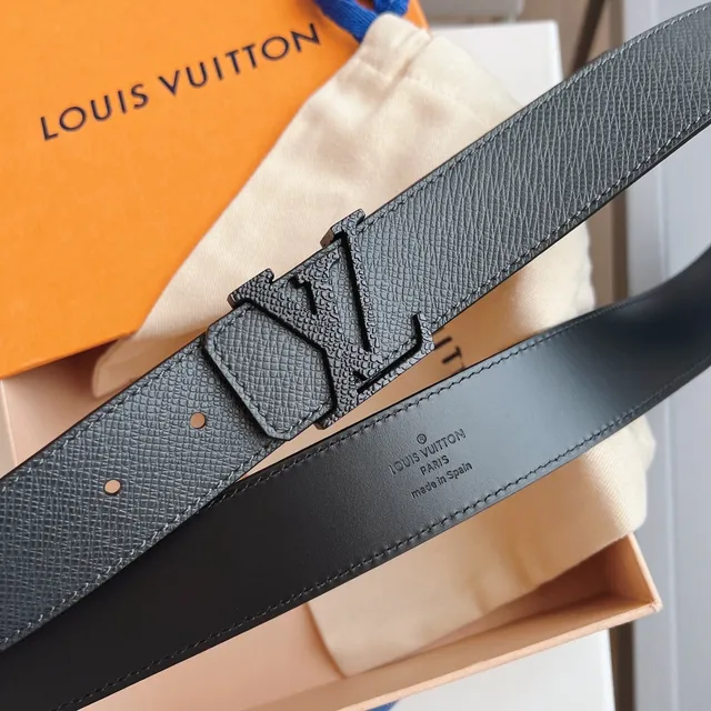 Louis Vuitton Turnlock حزام جلدي قابل للعكس 3