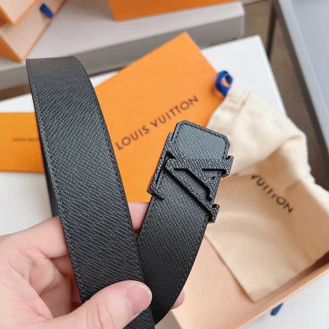 Louis Vuitton Turnlock حزام جلدي قابل للعكس 8