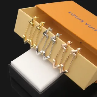 Louis Vuitton V-Motif চেইন ড্যাঙ্গেল গোল্ড সিলভার জ্যোমেট্রিক ইয়ারিংস