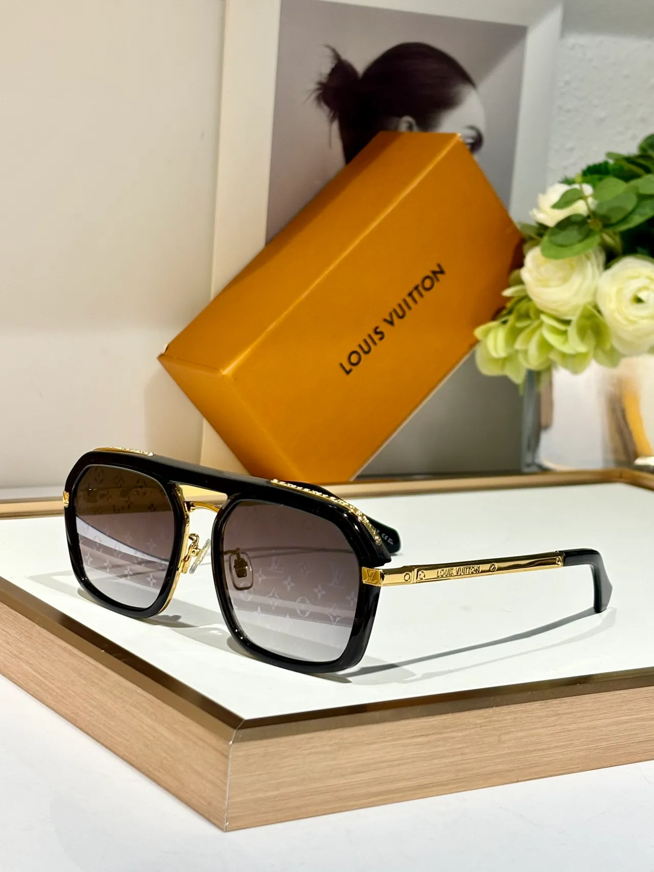 Louis Vuitton White and Gold Aviator-Style Sunglasses 8