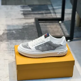 Louis Vuitton Zapatillas Lifestyle Blancas Negras Cuero Y Malla Superior Paneles Laterales Monograma Embossado