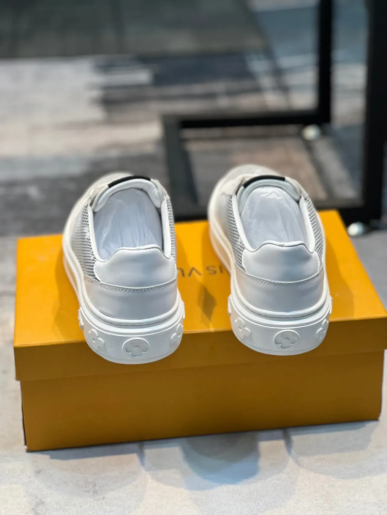 Louis Vuitton White Black Leather And Mesh Upper Embossed Monogram Side Panels Lifestyle Sneakers 2