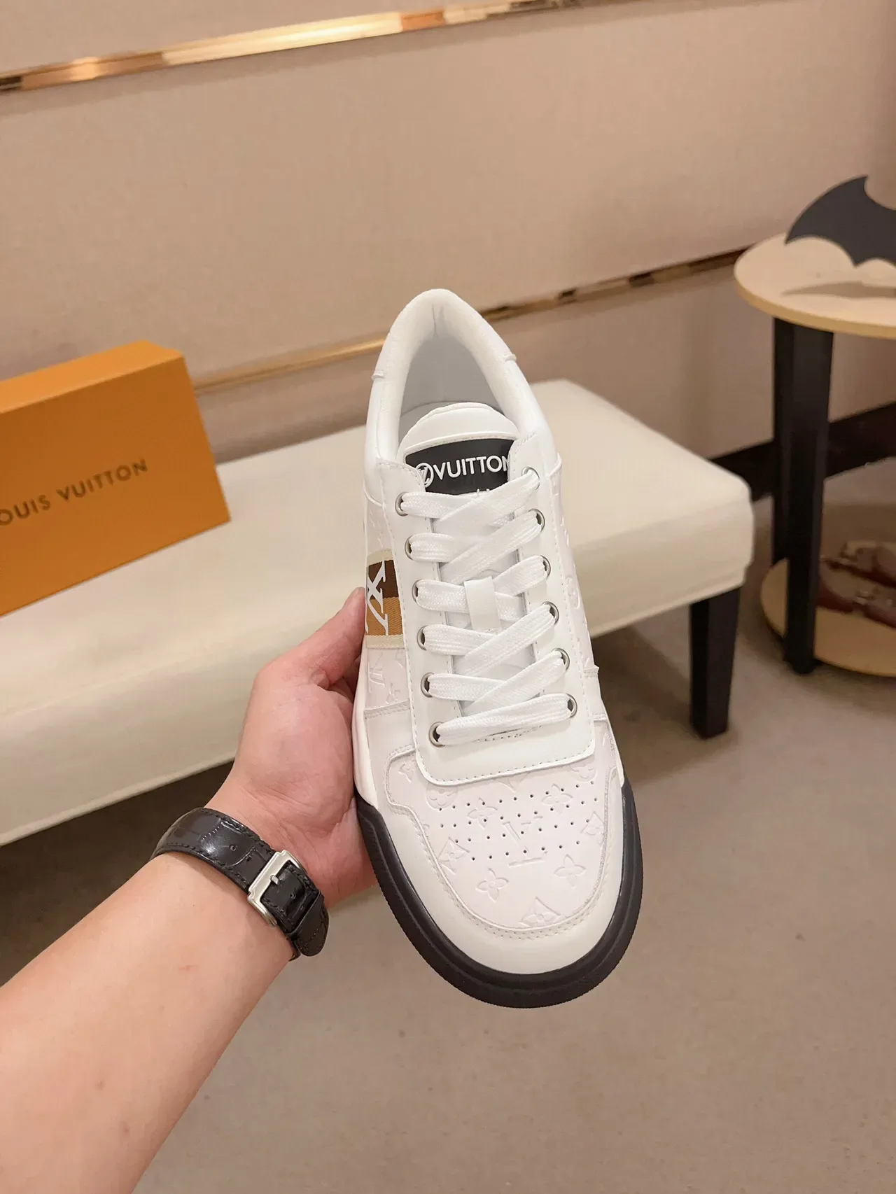 Louis Vuitton 白棕印花皮革镂空鞋头生活方式运动鞋 2