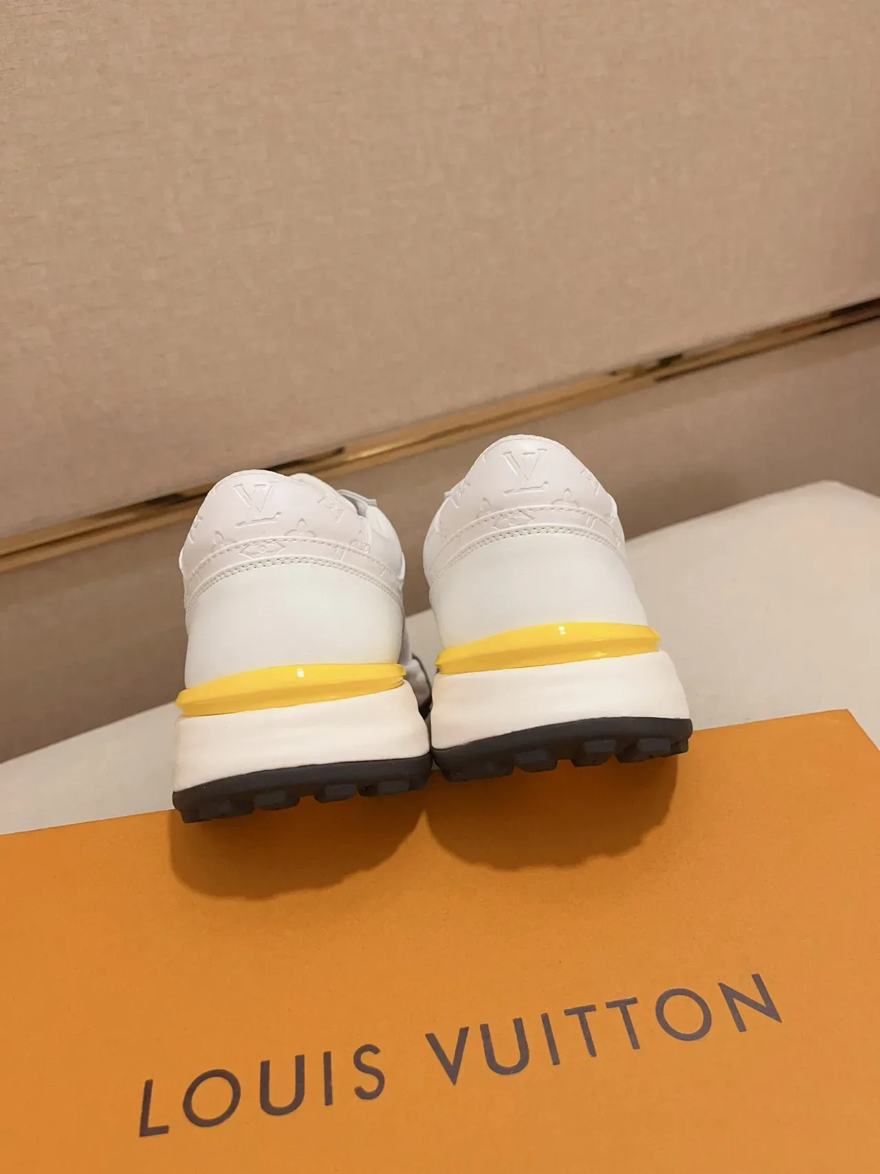 Louis Vuitton 白棕印花皮革镂空鞋头生活方式运动鞋 8