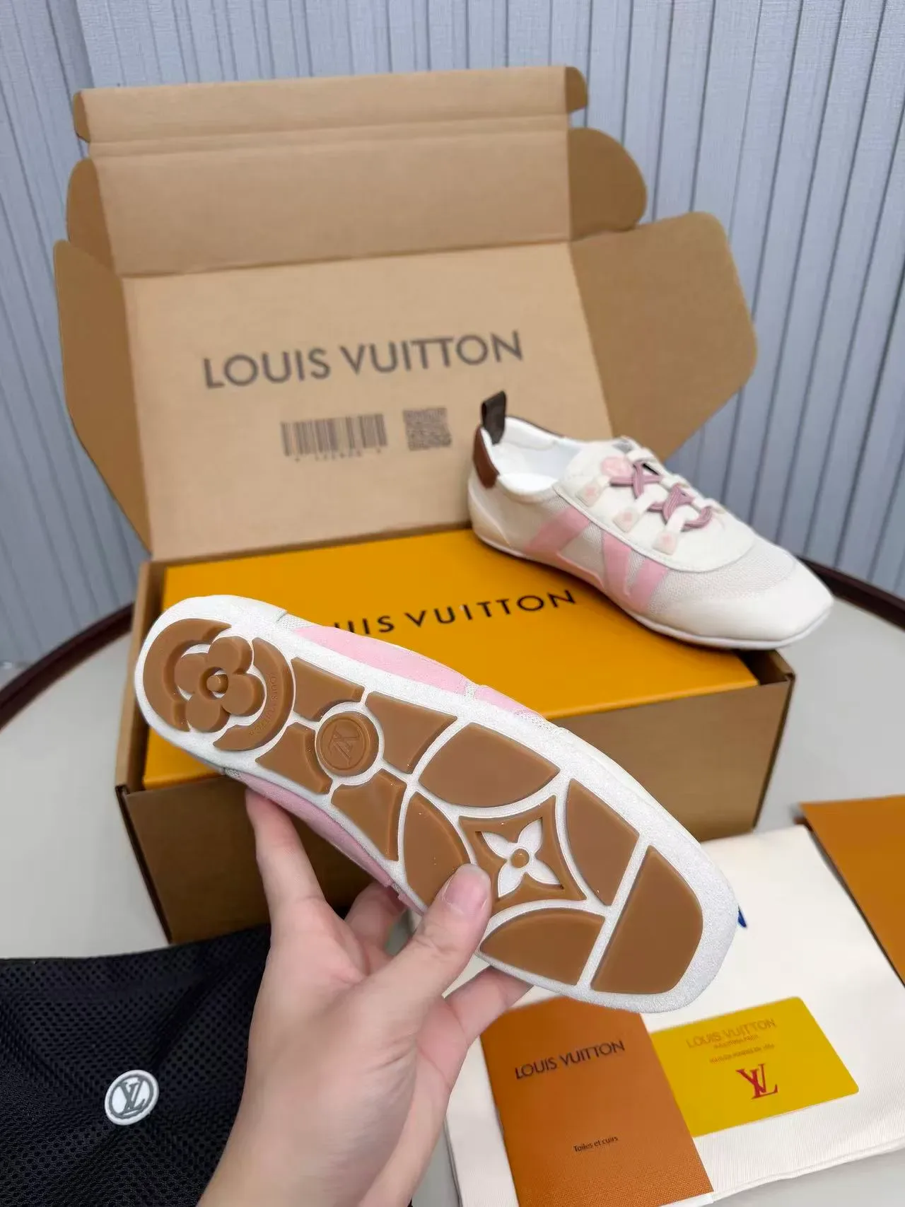 Louis Vuitton White Pink Mesh And Suede Panel Construction V-Shaped Overlay Lifestyle Sneakers 3