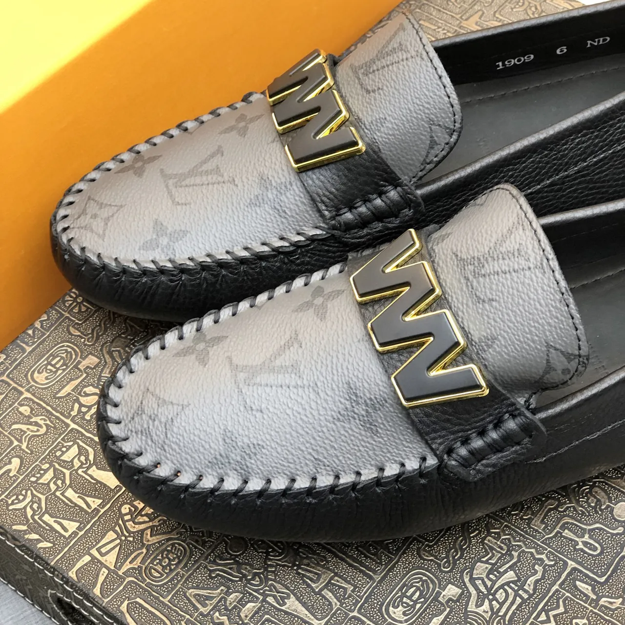 Louis Vuitton WW Buckle Loafer Gris Noir Monogrammé Revêtu Cuir Bords Loafer 6
