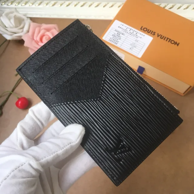 Louis Vuitton काला जिपर वाली बंद टेक्स्चर्ड लेदर कार्ड होल्डर 4