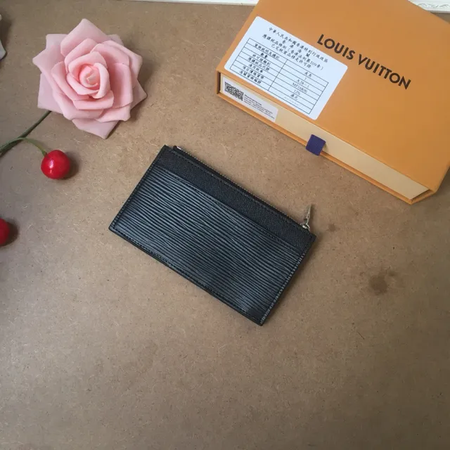 Louis Vuitton काला जिपर वाली बंद टेक्स्चर्ड लेदर कार्ड होल्डर 7