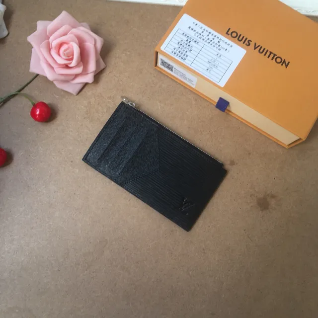 Louis Vuitton काला जिपर वाली बंद टेक्स्चर्ड लेदर कार्ड होल्डर 8